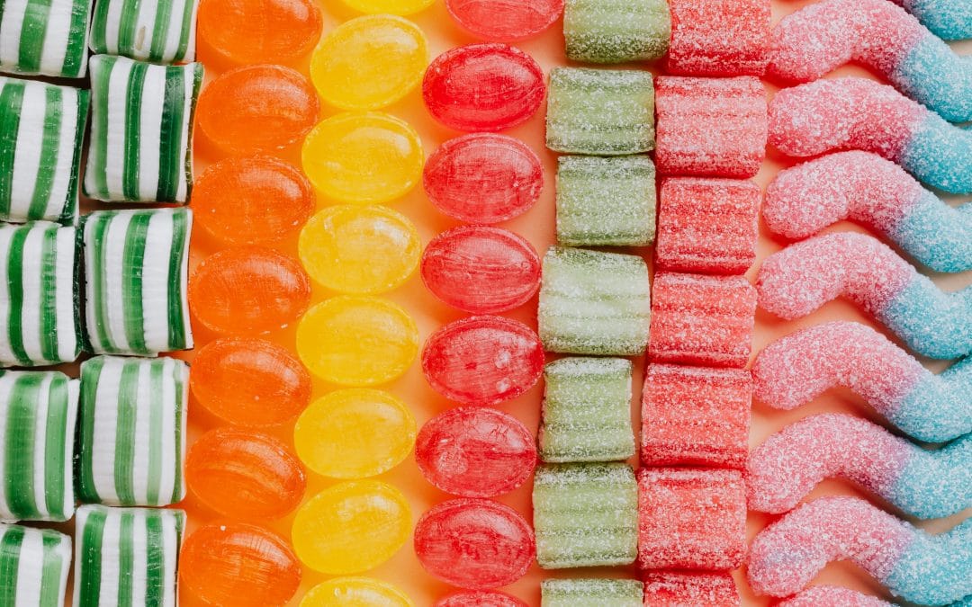 Bild mit verschiedenen Süßigkeiten zum Thema Anlageklassen